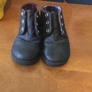 Toms little boy booties. Toddlers size 6